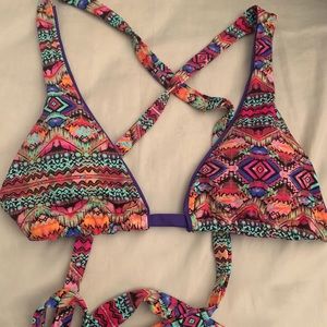 Adjustable strap bikini Top. Size M. Brand Malai.